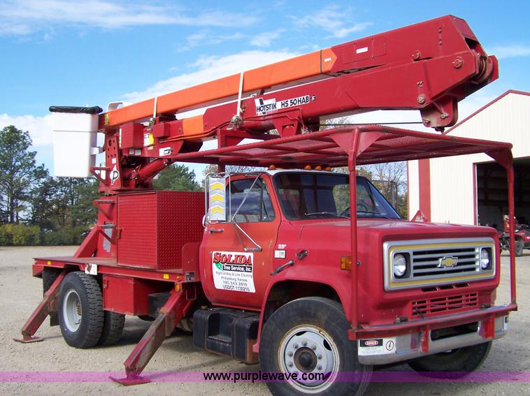 image for item 7295 1987 Chevrolet 70 truck with UEC S50 HAB boom