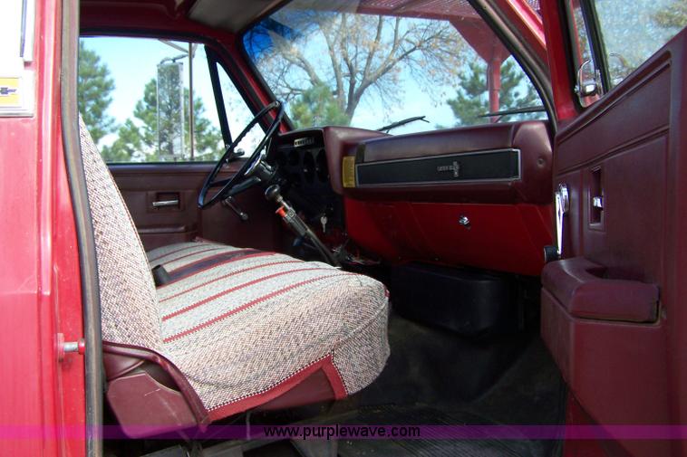 image for item 7295 1987 Chevrolet 70 truck with UEC S50 HAB boom