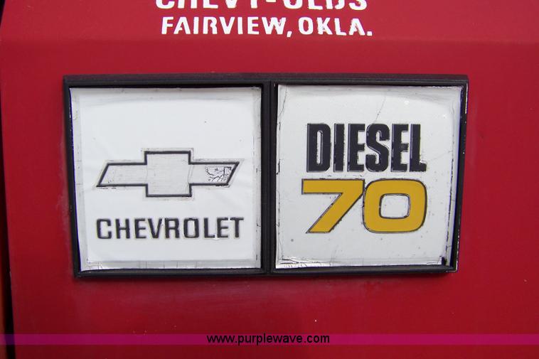 image for item 7295 1987 Chevrolet 70 truck with UEC S50 HAB boom