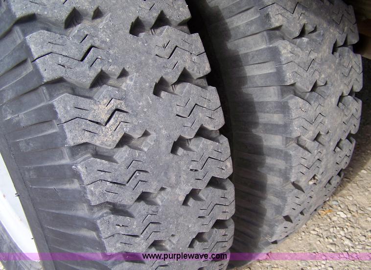 image for item 7295 1987 Chevrolet 70 truck with UEC S50 HAB boom