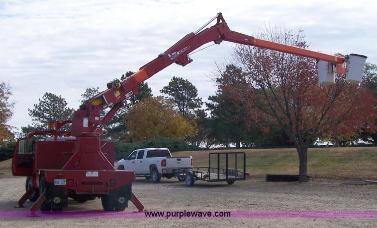 image for item 7295 1987 Chevrolet 70 truck with UEC S50 HAB boom