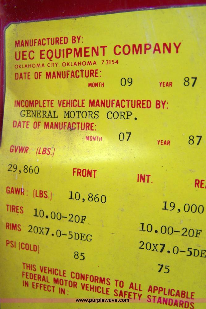 image for item 7295 1987 Chevrolet 70 truck with UEC S50 HAB boom