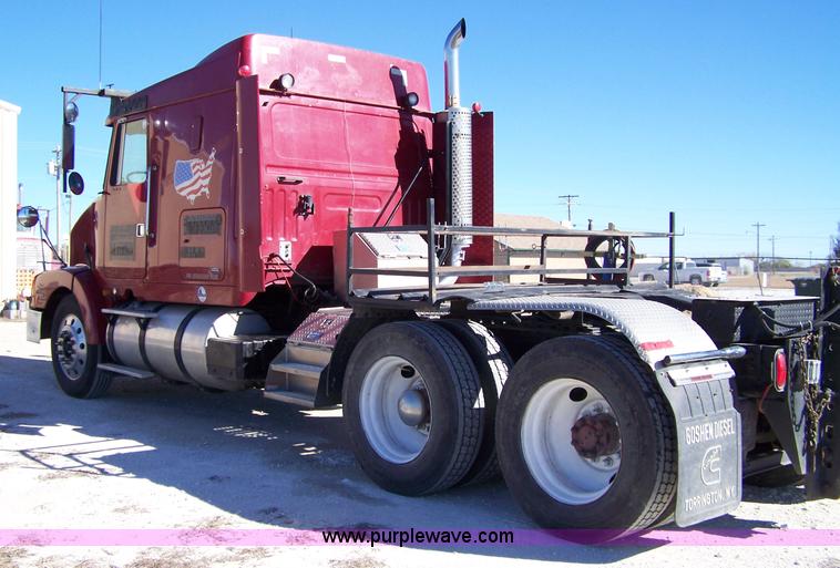 image for item 7365 1997 Volvo Aero Wia semi truck