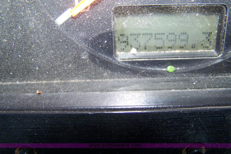 image for item 7365 1997 Volvo Aero Wia semi truck