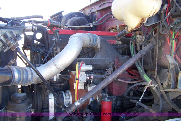 image for item 7365 1997 Volvo Aero Wia semi truck