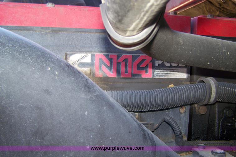 image for item 7365 1997 Volvo Aero Wia semi truck