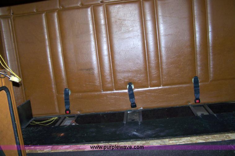 image for item 7366 1993 Freightliner FLD120 semi truck