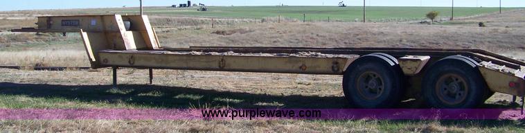 image for item 7398 1980 Hyster 32' trailer