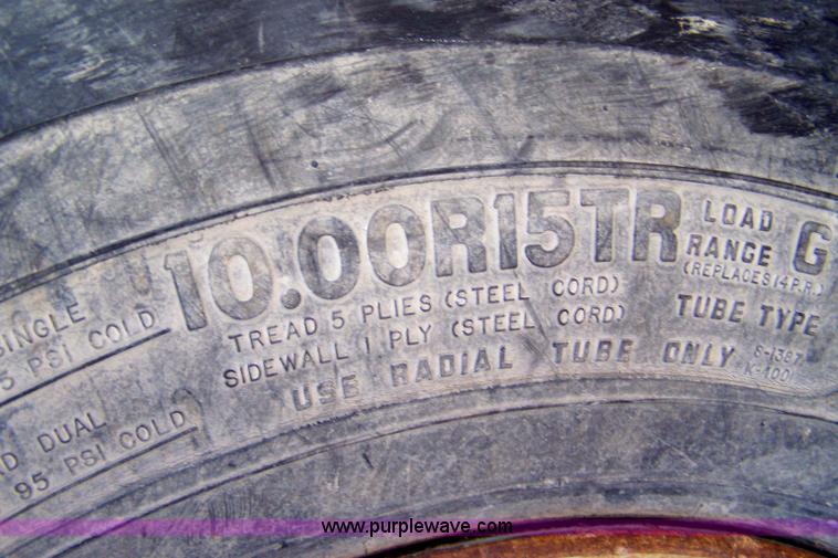 image for item 7398 1980 Hyster 32' trailer