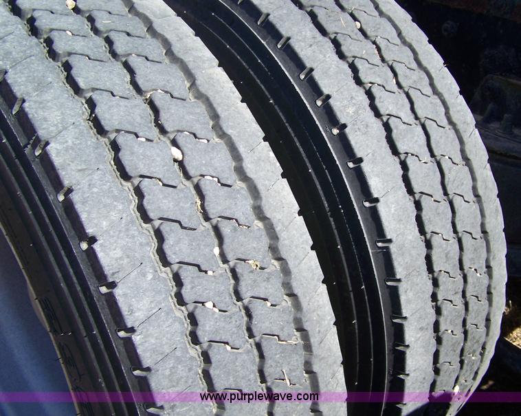 image for item 7436 1996 Kenworth T600 semi truck