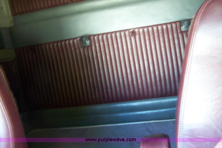 image for item 7436 1996 Kenworth T600 semi truck