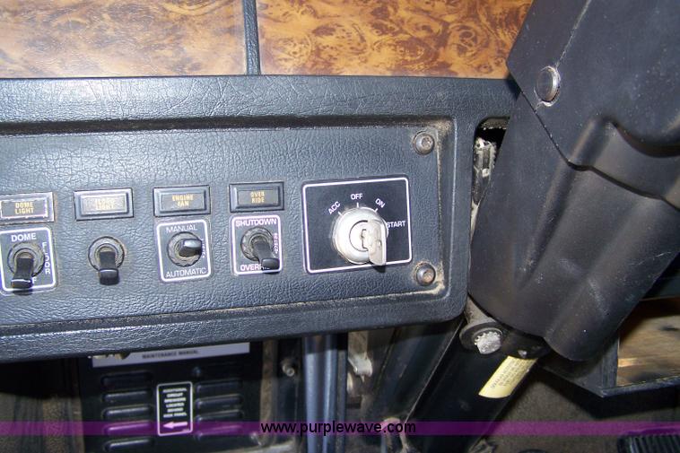 image for item 7436 1996 Kenworth T600 semi truck