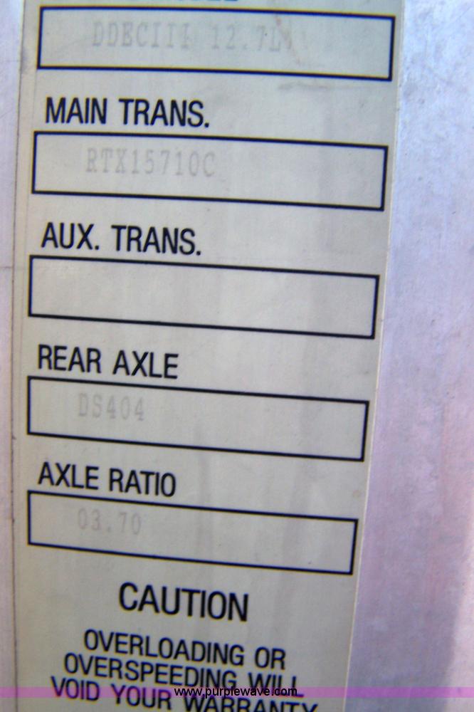 image for item 7436 1996 Kenworth T600 semi truck