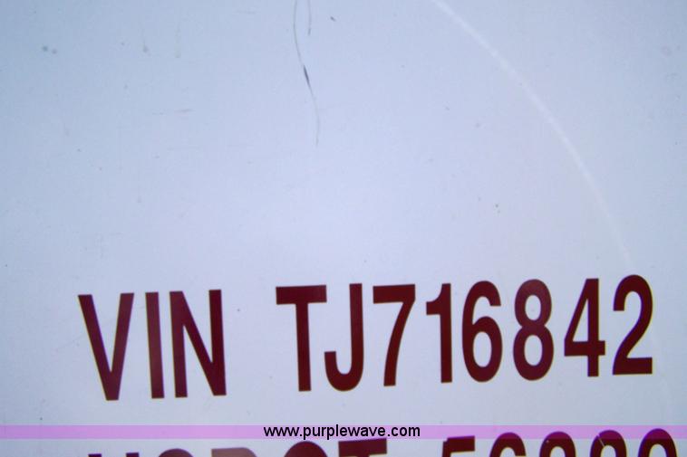 image for item 7436 1996 Kenworth T600 semi truck