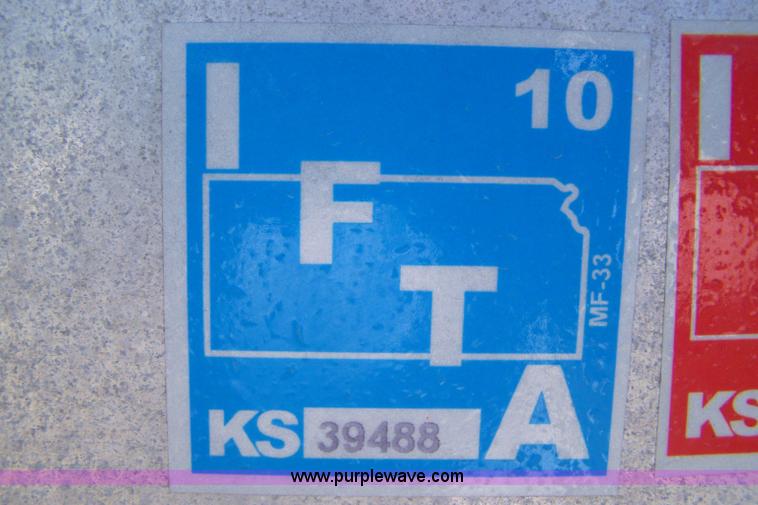 image for item 7436 1996 Kenworth T600 semi truck