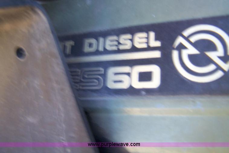 image for item 7436 1996 Kenworth T600 semi truck