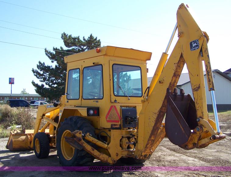 image for item 7455 1978 John Deere 310A loader backhoe