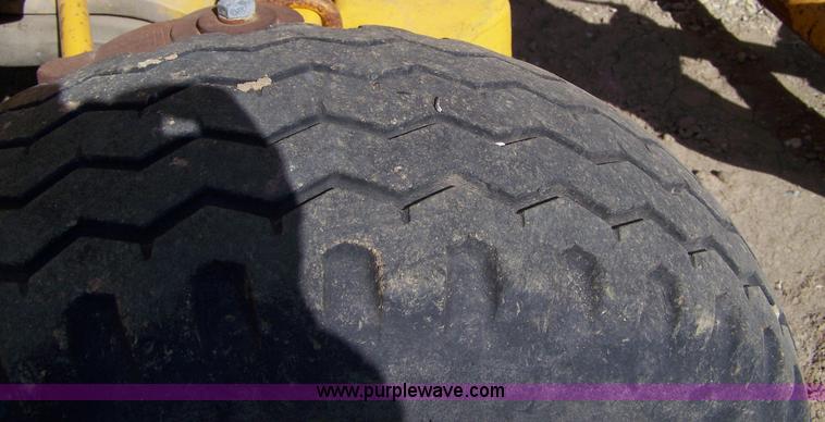 image for item 7455 1978 John Deere 310A loader backhoe