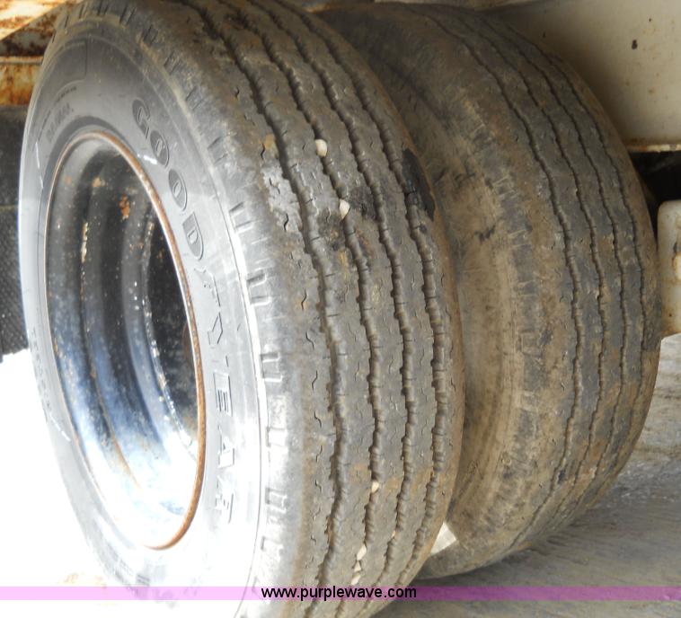 image for item 7761 1989 Trail King TKT20-2400 20' trailer