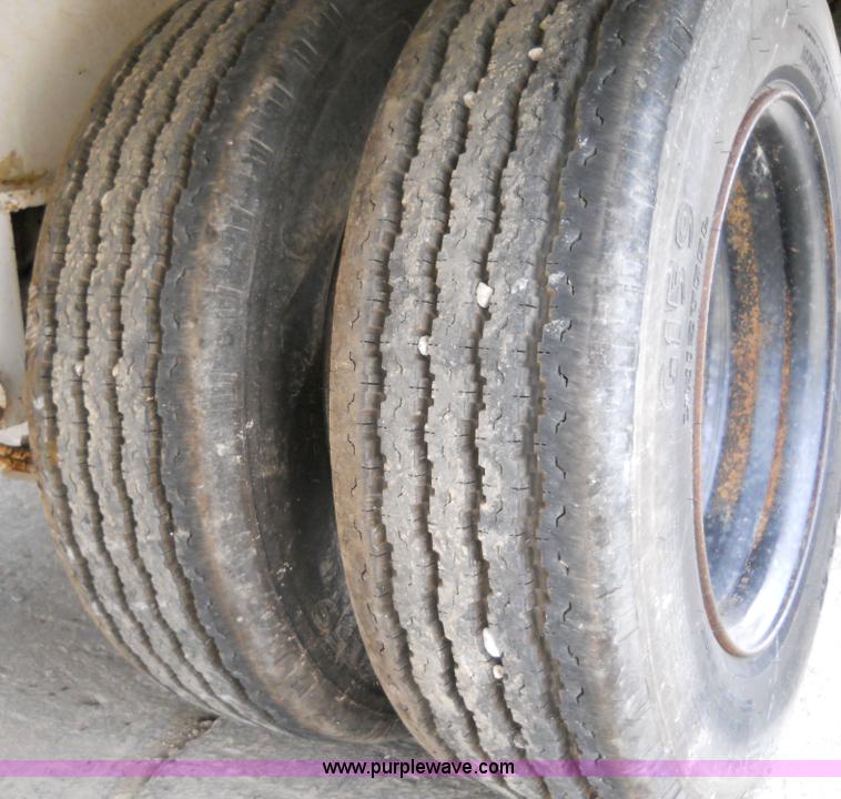 image for item 7761 1989 Trail King TKT20-2400 20' trailer