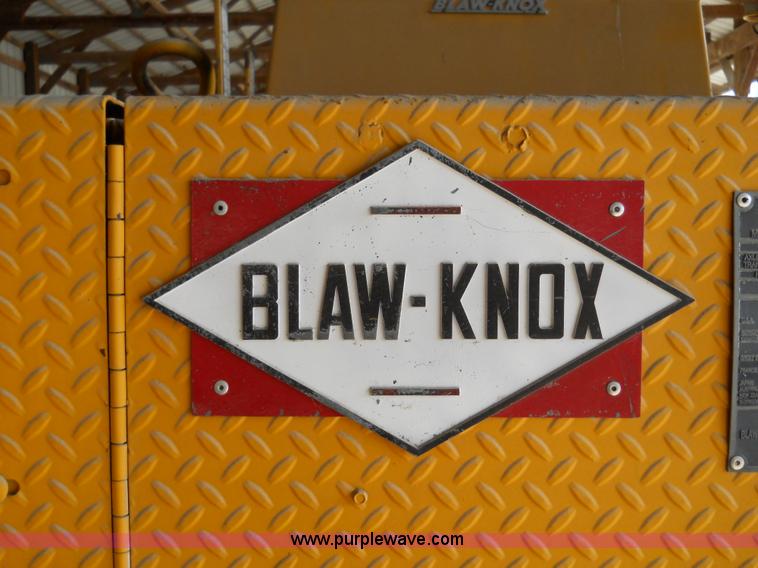 image for item 7766 1985 Blaw-Knox PF-510 paver finisher