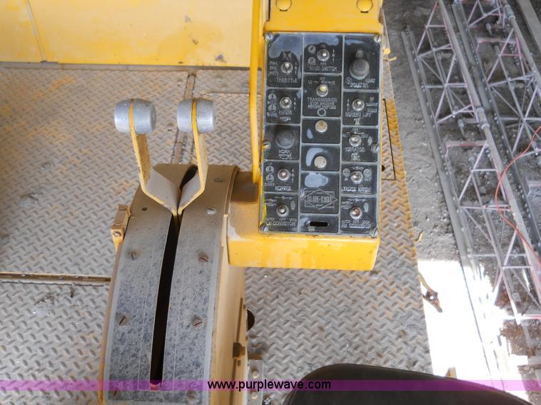 image for item 7766 1985 Blaw-Knox PF-510 paver finisher