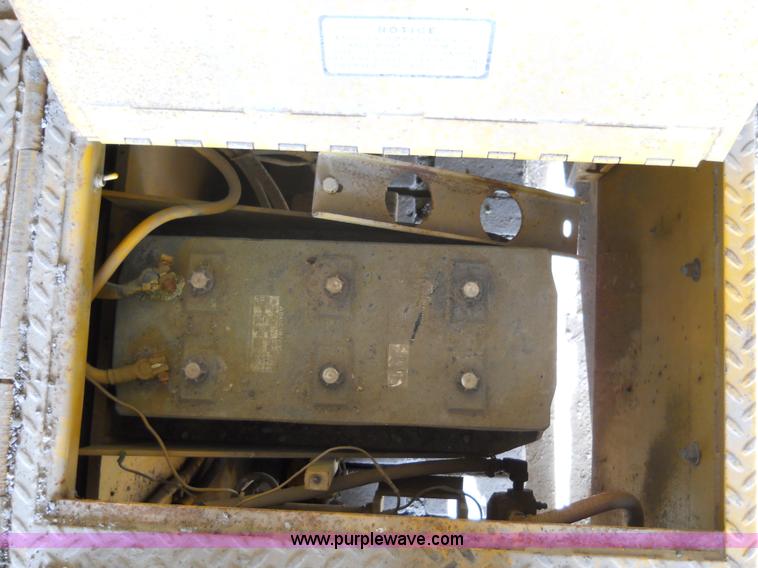 image for item 7766 1985 Blaw-Knox PF-510 paver finisher