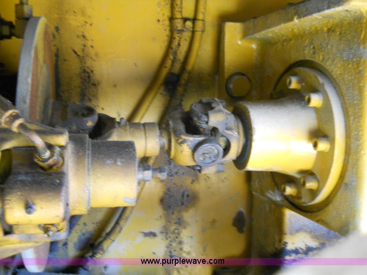 image for item 7766 1985 Blaw-Knox PF-510 paver finisher