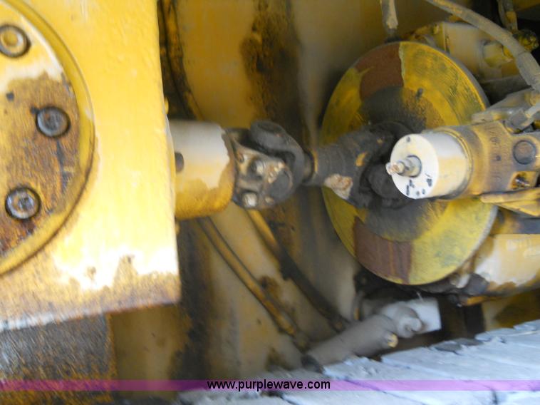 image for item 7766 1985 Blaw-Knox PF-510 paver finisher