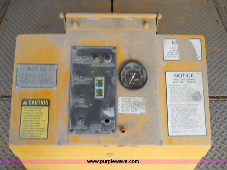 image for item 7766 1985 Blaw-Knox PF-510 paver finisher