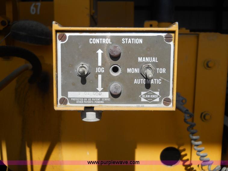 image for item 7766 1985 Blaw-Knox PF-510 paver finisher