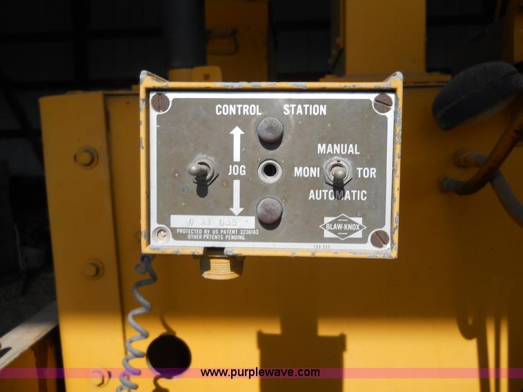 image for item 7766 1985 Blaw-Knox PF-510 paver finisher