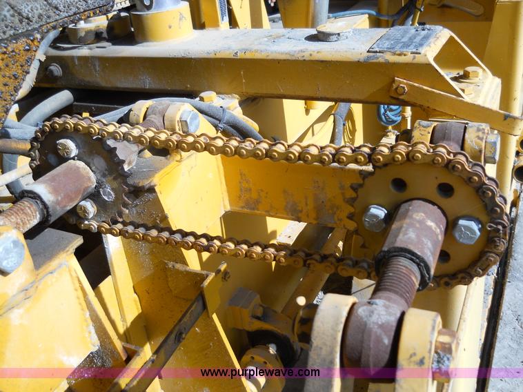 image for item 7766 1985 Blaw-Knox PF-510 paver finisher