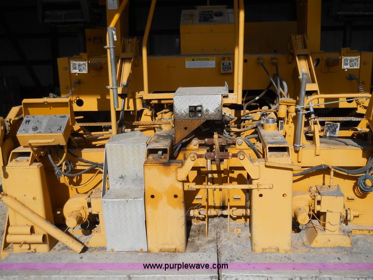 image for item 7766 1985 Blaw-Knox PF-510 paver finisher