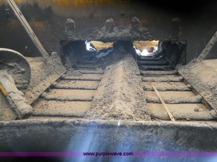 image for item 7766 1985 Blaw-Knox PF-510 paver finisher