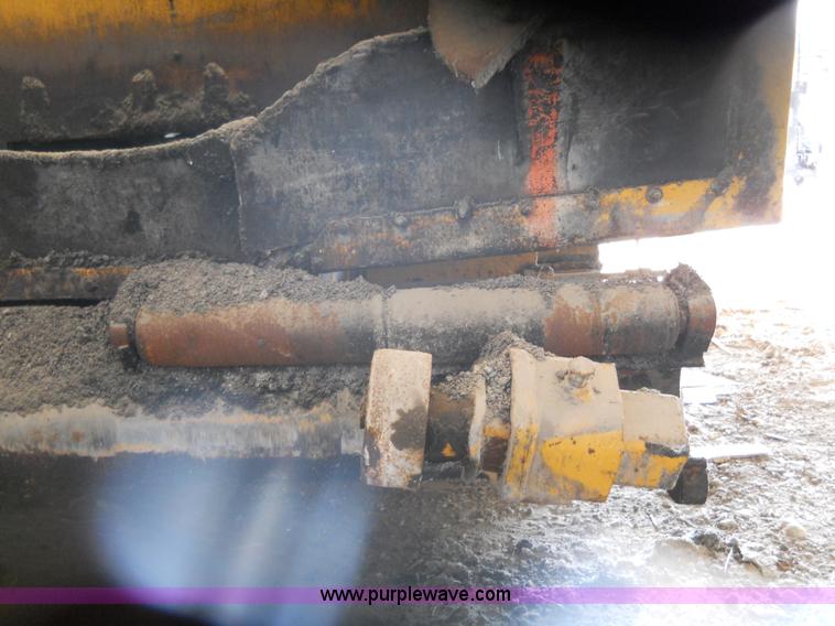 image for item 7766 1985 Blaw-Knox PF-510 paver finisher