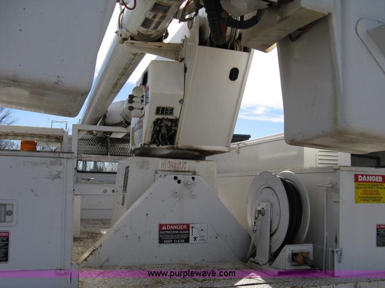 image for item 8062 1986 Chevrolet C7D042 utility truck