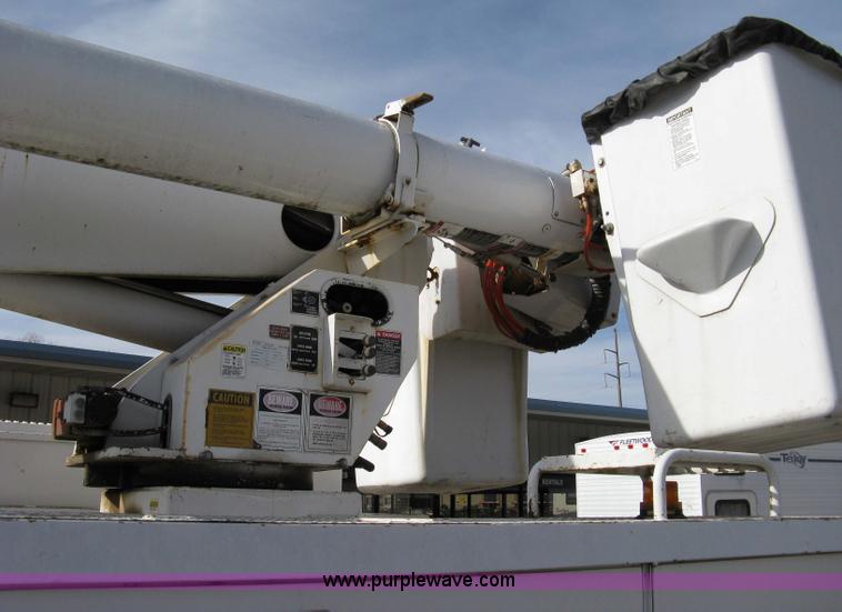 image for item 8062 1986 Chevrolet C7D042 utility truck