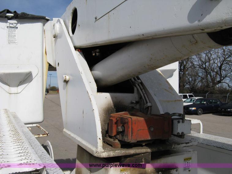 image for item 8062 1986 Chevrolet C7D042 utility truck