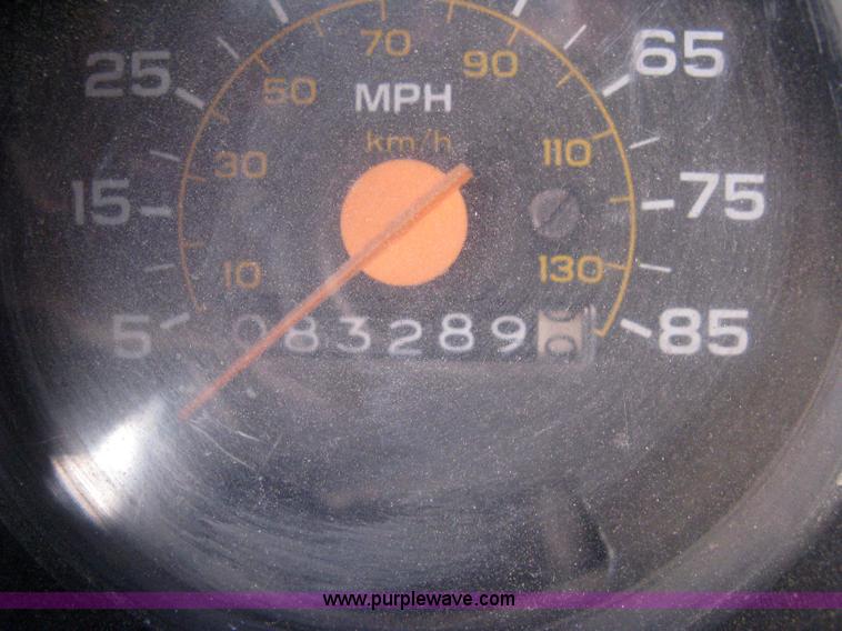 image for item 8062 1986 Chevrolet C7D042 utility truck