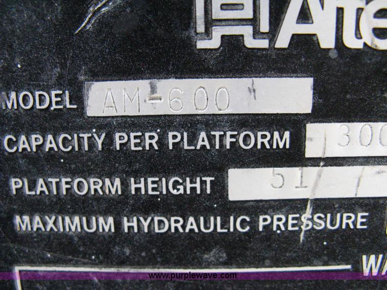 image for item 8062 1986 Chevrolet C7D042 utility truck