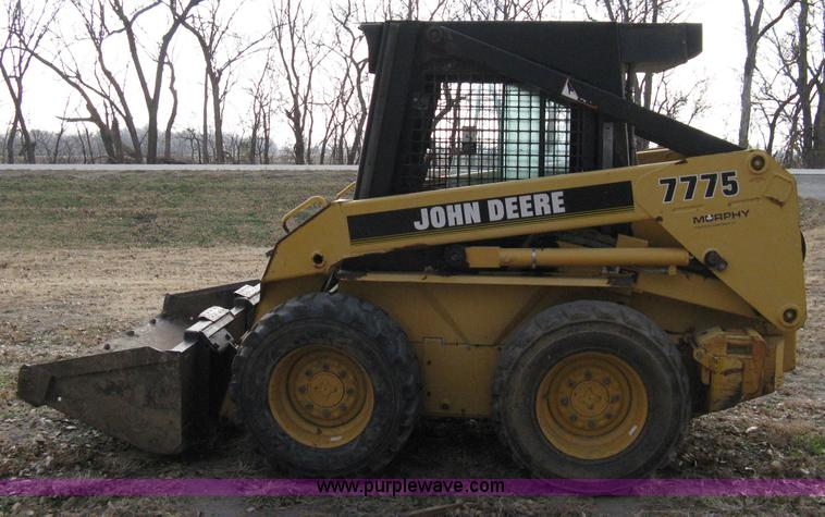 image for item 8070 1998 John Deere 7775 skid steer