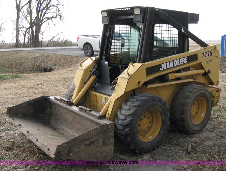 image for item 8070 1998 John Deere 7775 skid steer