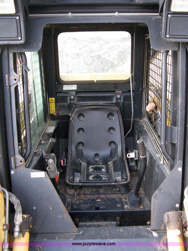 image for item 8070 1998 John Deere 7775 skid steer