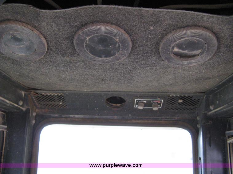 image for item 8070 1998 John Deere 7775 skid steer