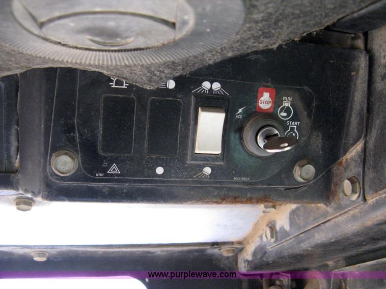 image for item 8070 1998 John Deere 7775 skid steer