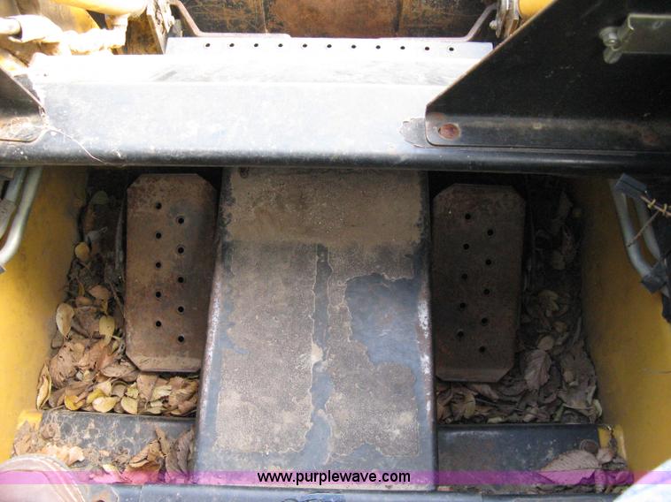 image for item 8070 1998 John Deere 7775 skid steer