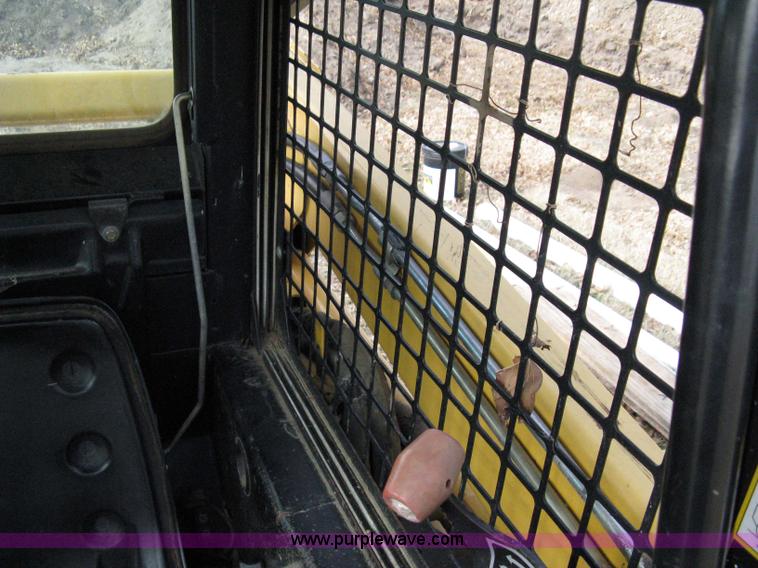 image for item 8070 1998 John Deere 7775 skid steer