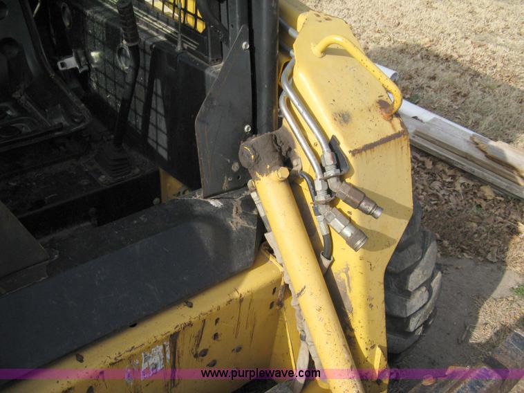 image for item 8070 1998 John Deere 7775 skid steer