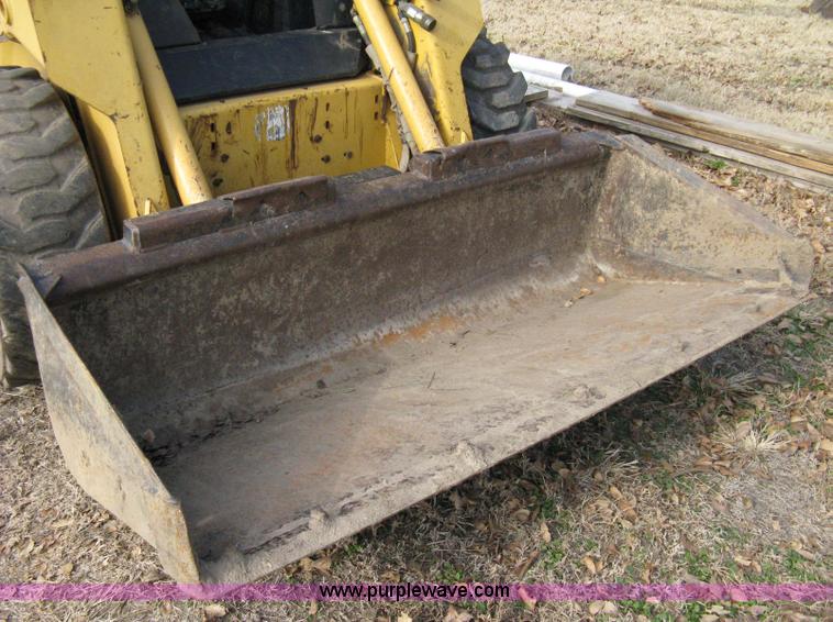 image for item 8070 1998 John Deere 7775 skid steer